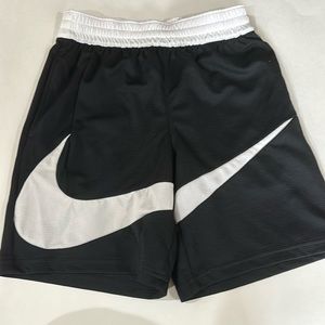 New Nike kids Dri-Fit shorts size M